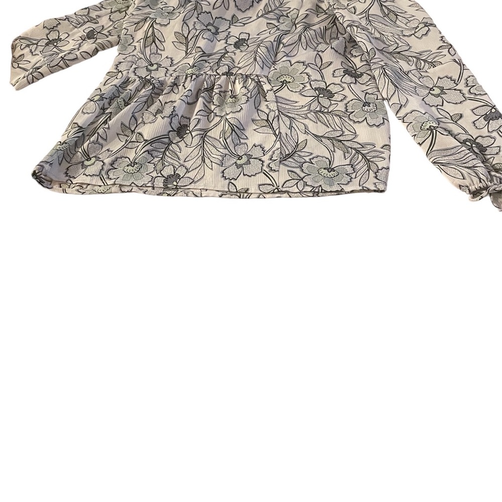 Princess Vera wang blue floral long sleeve top